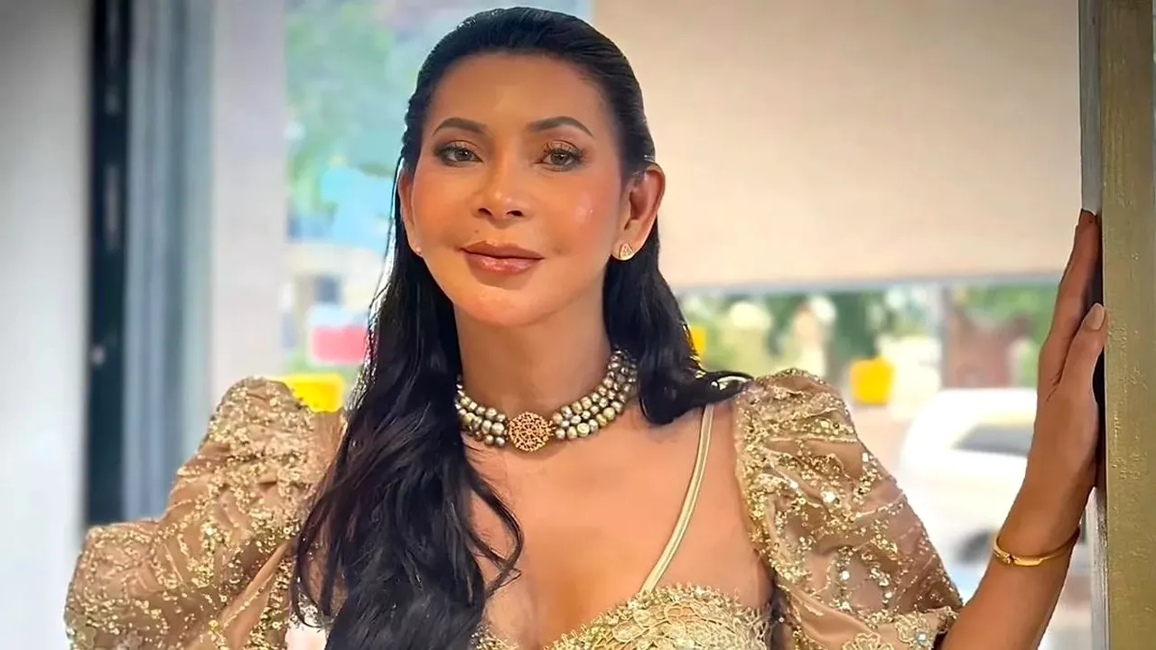 Bărbații „se topesc” după această femeie, dar când află vârsta ei au un ȘOC. Multora le-ar putea fi străbunică