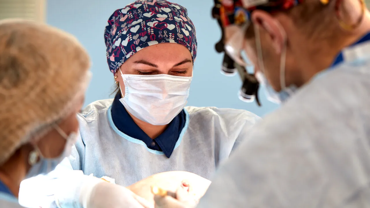 Medicii din Iași, ȘOCAȚI de cazul unei tinere de 22 de ani care a ajuns la a cincea cezariană. Ultima, la mai puțin de un an de la nașterea anterioară