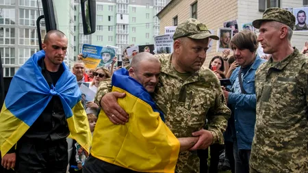 „Nu am putut influența alcătuirea listei”. CULISELE celui mai mare schimb de prizonieri dintre Rusia lui Putin și Ucraina