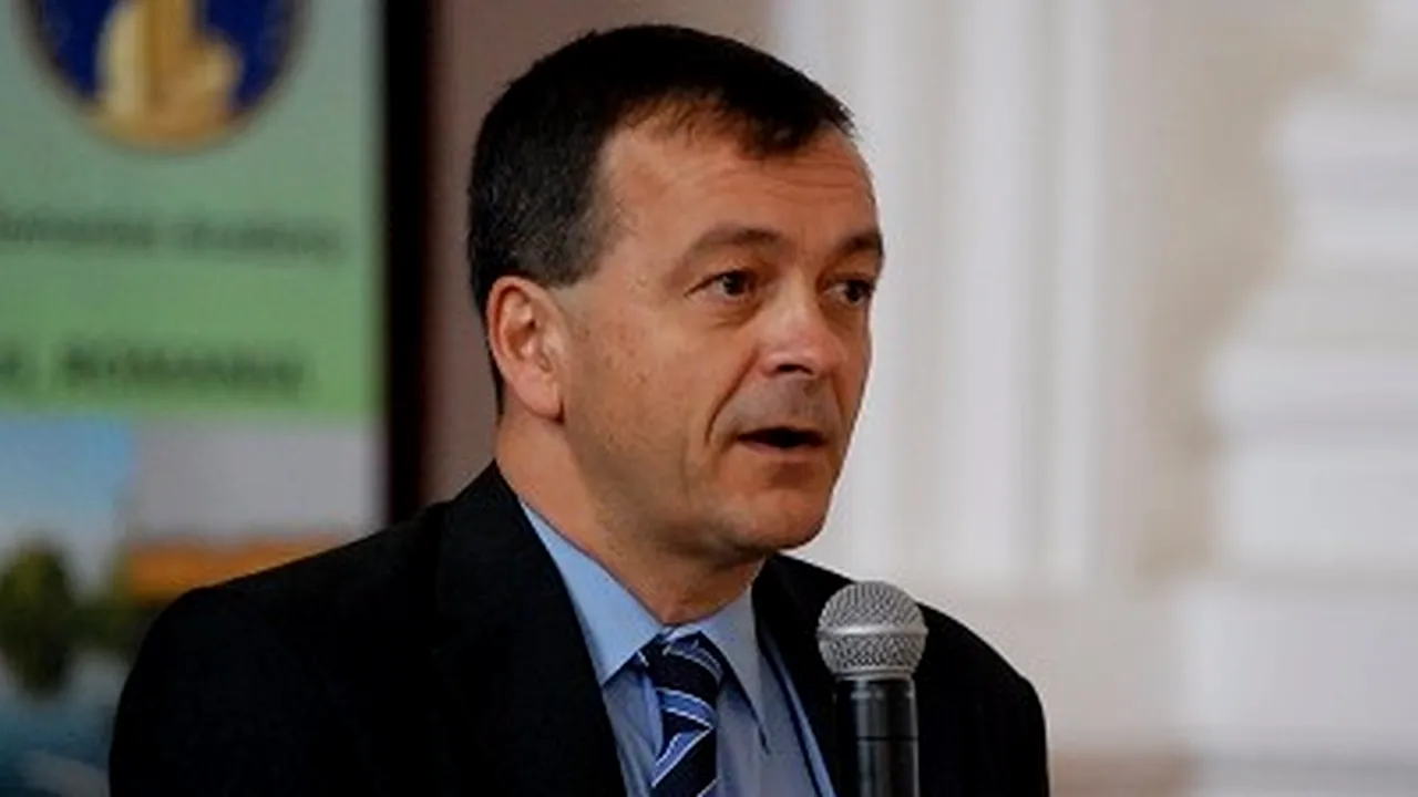 Cine este Lucian Georgescu, ministrul propus la Cercetare, a cărui  soție câștigă 9.000 de euro ca medic în Franța