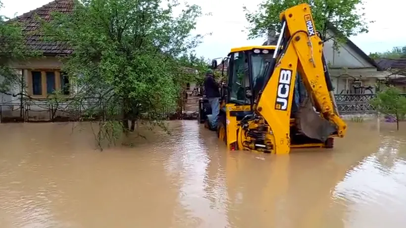 Cod portocaliu de inundații în 16 județe, până sâmbătă după-amiază. Este deja în vigoare un cod galben, până duminică