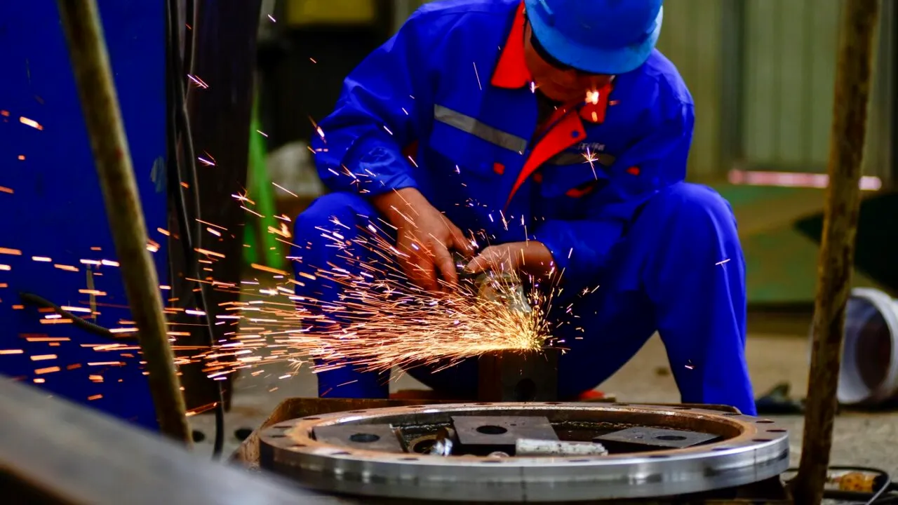 Eurostat: SCĂDEREA producției industriale din zona euro și Uniunea Europeană în decembrie, PESTE așteptările economiștilor