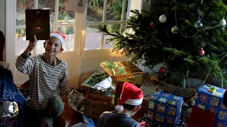 Prea multe cadouri în copilărie duc la nefericire în viața adultă