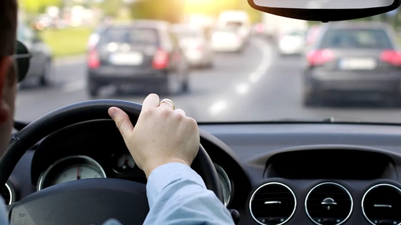 Vești bune pentru șoferi! Amiabila în caz de accident se va face direct pe telefon. Cum va fi posibil asta