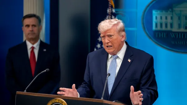 Trump avertizează Iranul și nu exclude o nouă intervenție militară: „Vor un acord, dar nu sunt pregătiți pentru acordul corect”