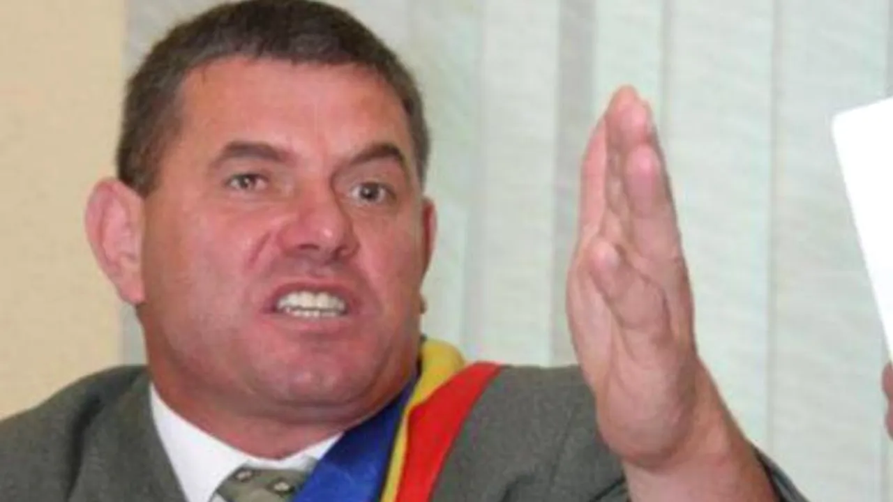 Un primar care a refuzat să finanțeze o școală din comuna sa a fost trimis în judecată