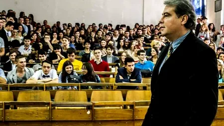 USR îi cere demisia lui Adrian Cioroianu, directorul Bibliotecii Naționale a României