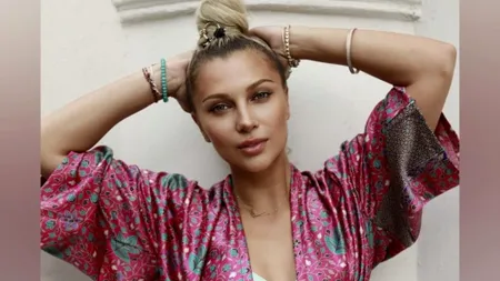 Fotografie incredibilă cu Lora brunetă. Cum arăta cântăreața în vremea adolescenței