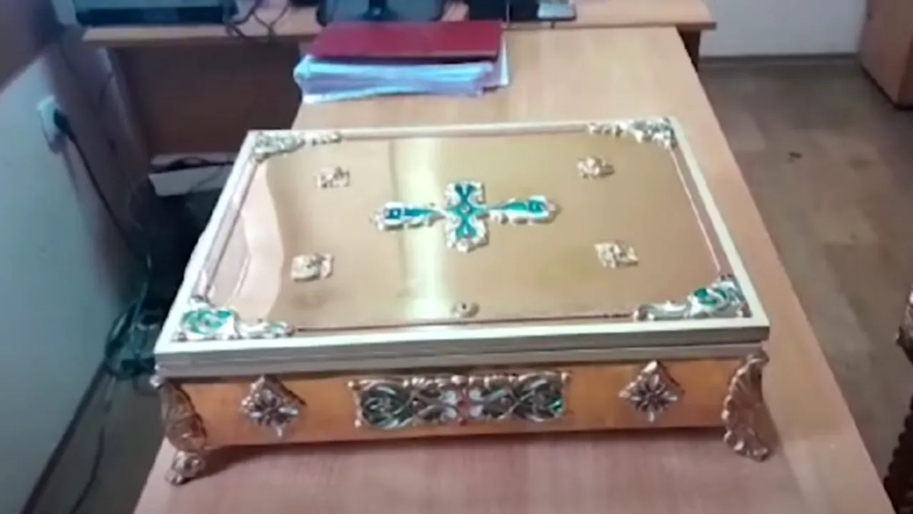 VIDEO | Cetățean din Republica Moldova, prins la graniță cu un transport ilegal de moaște ale unor sfinți din Ucraina