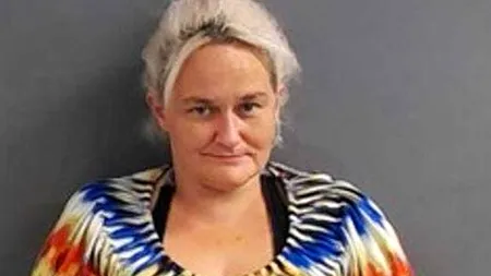 Și-a ascuns drogurile la vedere, dar a fost prinsă din greșeală: Ce metodă ingenioasă a găsit femeia - FOTO 