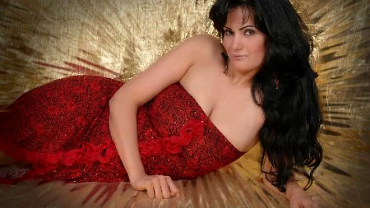 SCANDALOS. O dansatoare celebră din Egipt, condamnată la 3 ani de închisoare pentru 