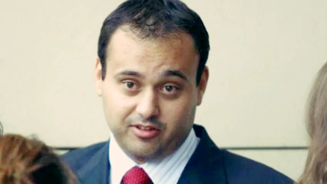 Românul care lucra pentru Cambridge Analytica a fost otrăvit. Declarația dată de un director al companiei în Parlamentul britanic despre fiul fostului ministru român mort în Kenya