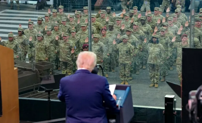 SUA s&#259;rb&#259;toresc 250 de ani de la &icirc;nfiin&#539;area armatei americane cu o parad&#259; militar&#259;. Ceremonia coincide cu ziua de na&#537;tere a pre&#537;edintelui Trump