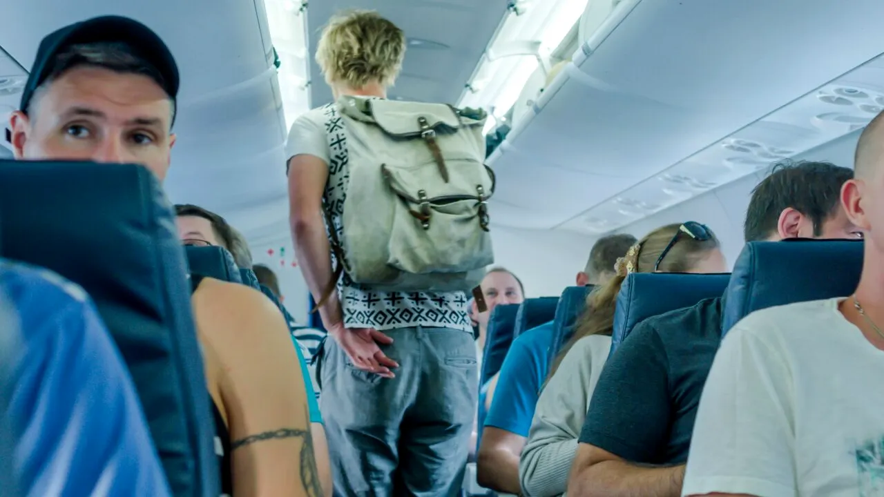 O nouă regulă pentru pasagerii care călătoresc la bordul Ryanair. Amendă de aproape 600 de euro pentru cei care o încalcă