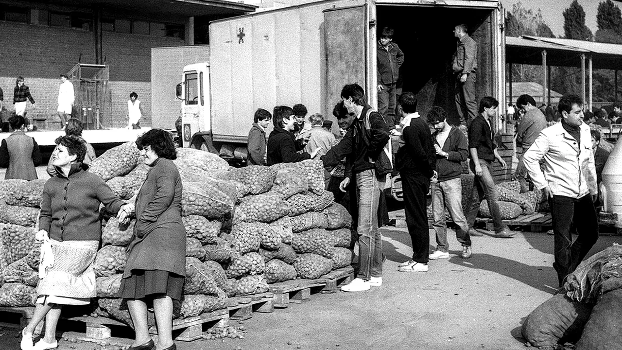 O fotografie din perioada comunismului stârnește controverse pe Facebook: 