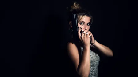 Ce film ar ieși! Maria, agenta FSB „româncă”, deconspirată de ucraineni, pentru că era „prea frumoasă” pentru „iubitul” pilot rus