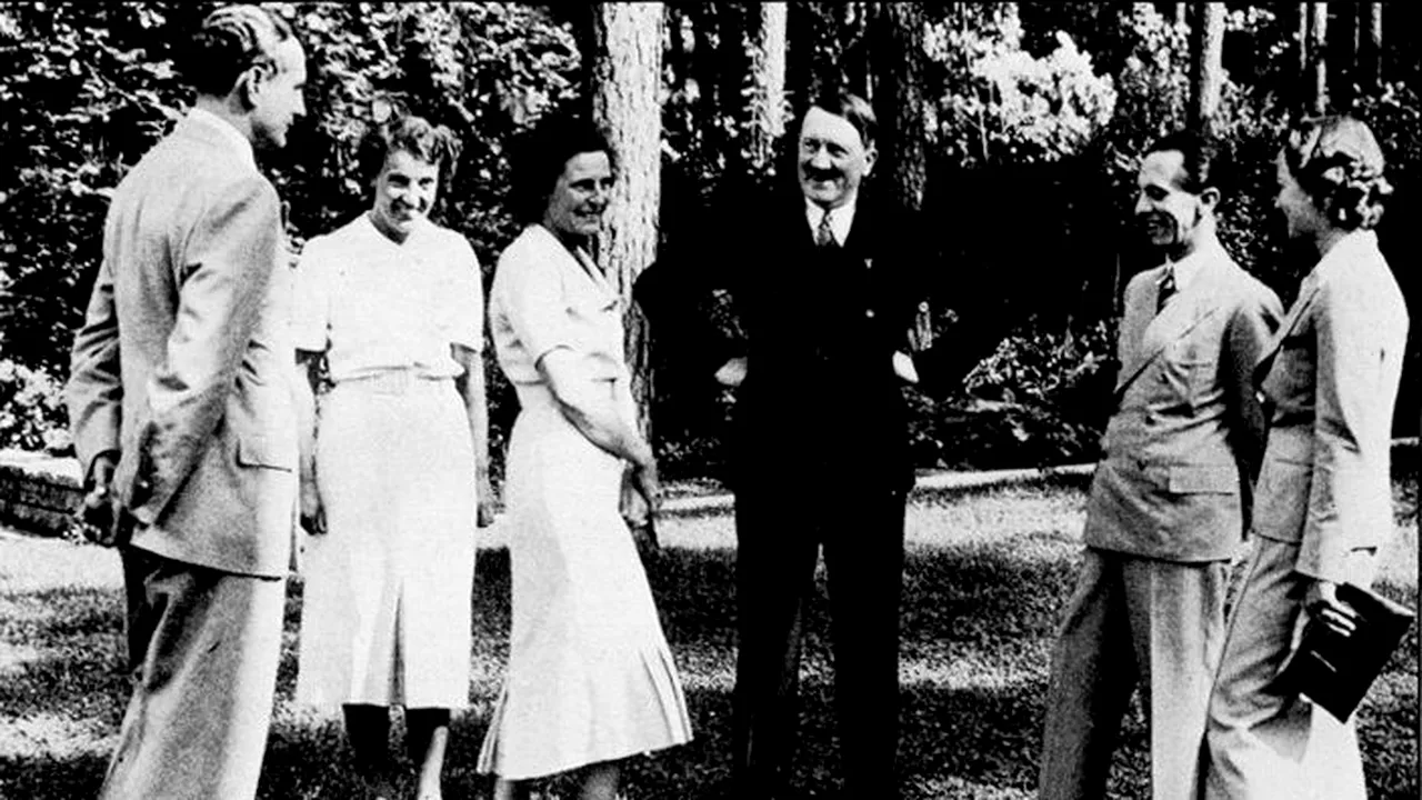 Dieta draconică a lui Adolf Hitler | Avea o mâncare denumită după el