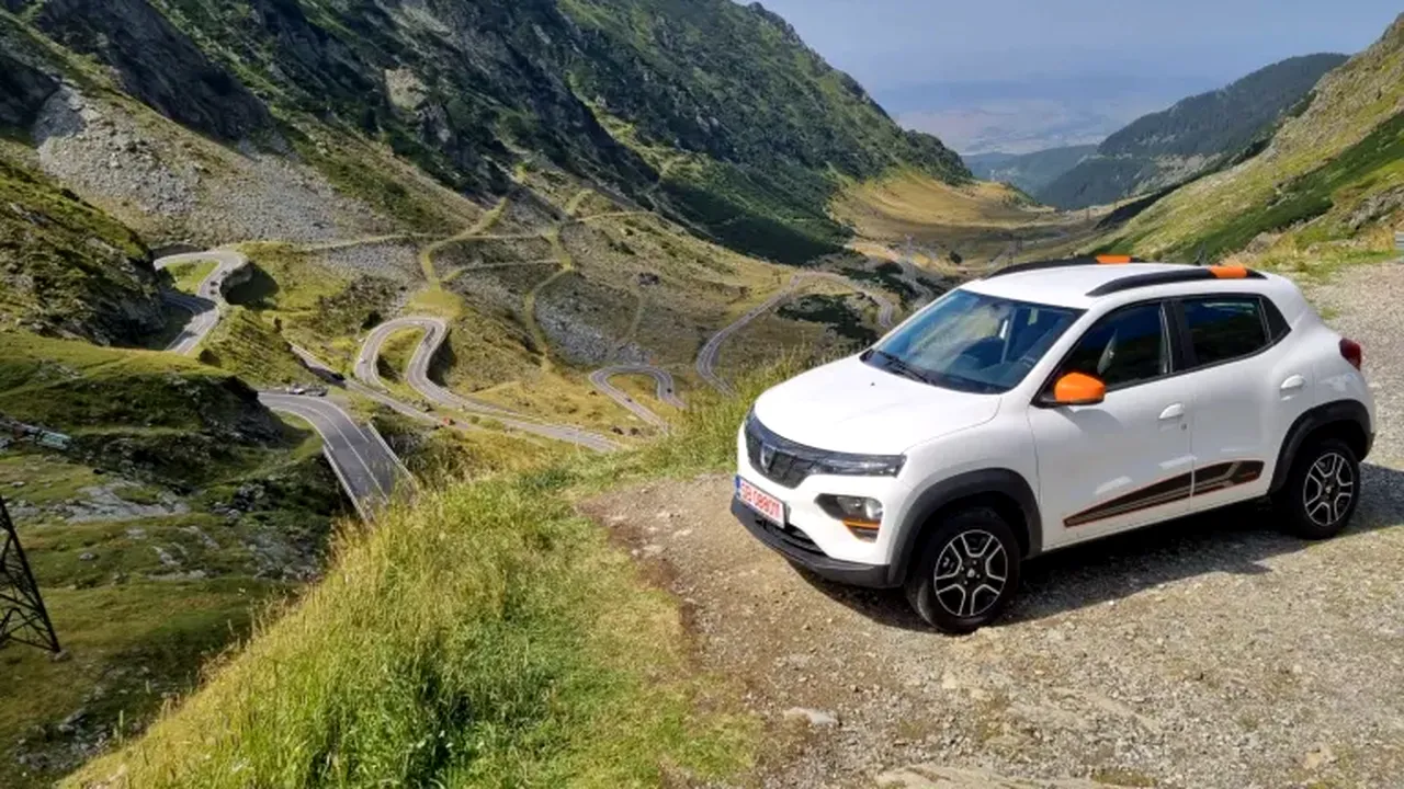 Dacia Spring, condusă de un șofer pe Transfăgărășan: 