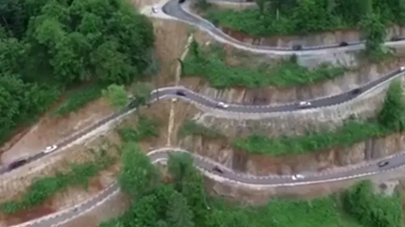 Un drum spectaculos săpat în munte, numit Transluncani, a fost inaugurat în Timiș. Oamenii îl compară cu Trasfăgărășanul - VIDEO 
