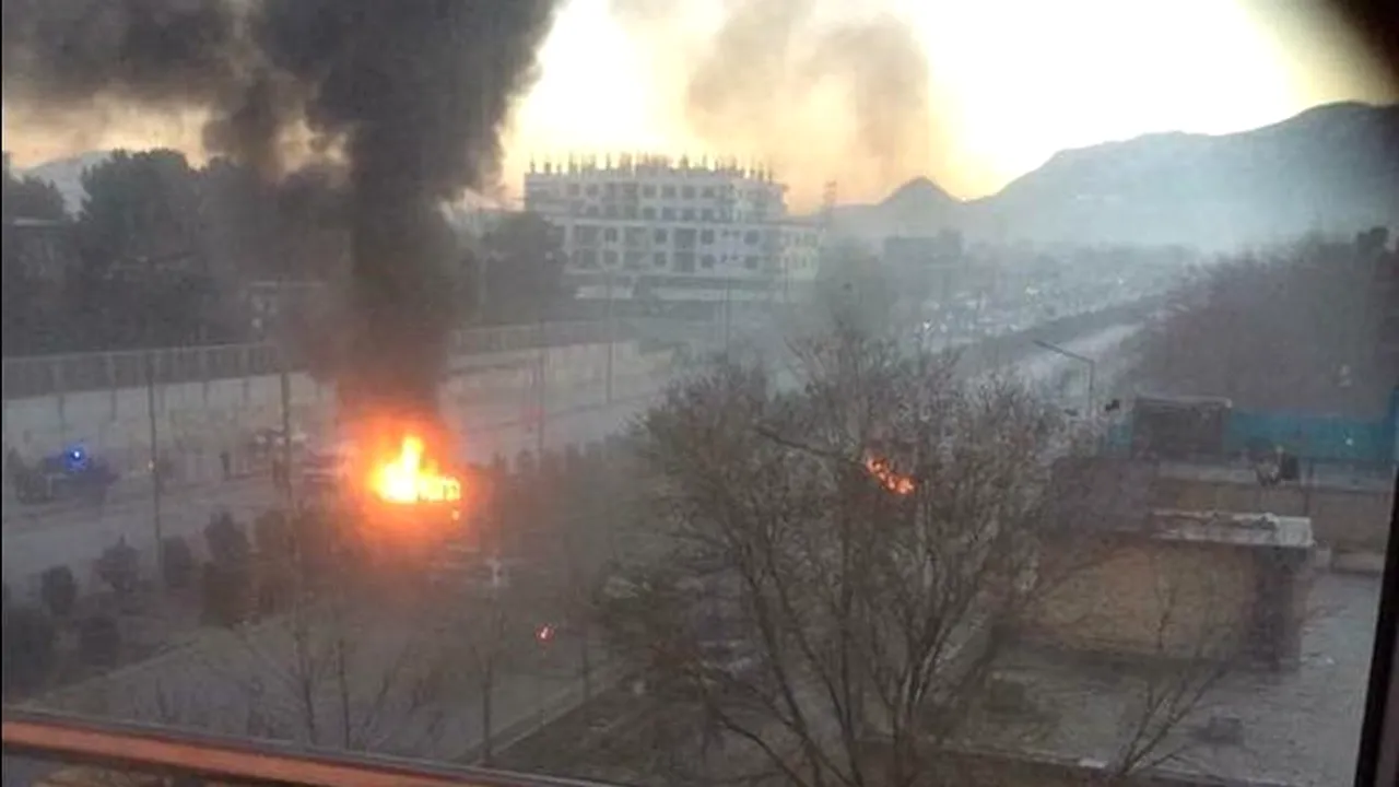 80 de morți 231 răniți într-un atentat comis de ISIS în Afganistan
