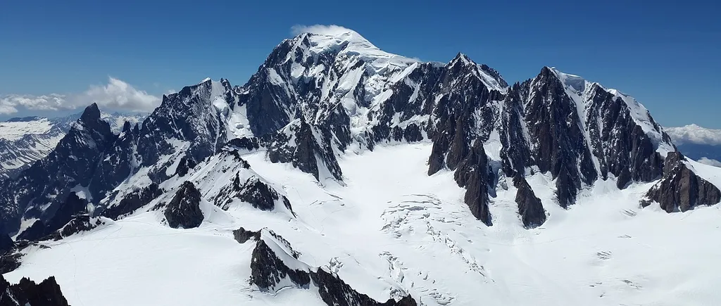 Tragedie pe Mont Blanc: Un alpinist român în vârstă de 35 de ani și-a pierdut viața după ce a căzut de la 200 de metri