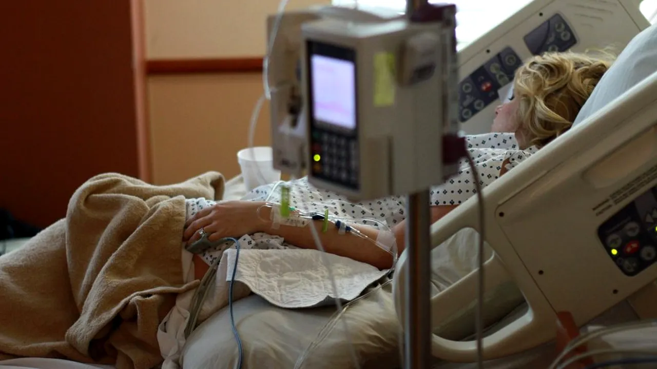 DOI SOȚI au fost răpuși de coronavirus la doar 6 minute distanță