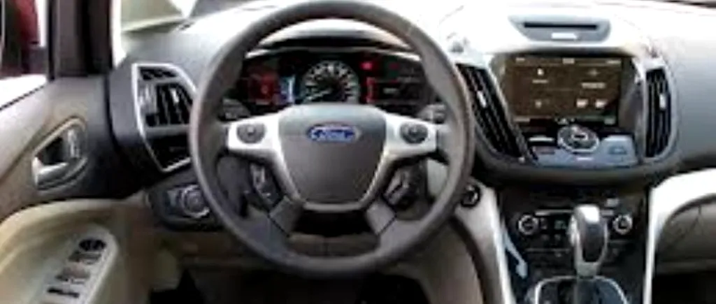 Ford recheamă în service 33.000 de mașini hibrid C-Max, pentru remedierea unor probleme