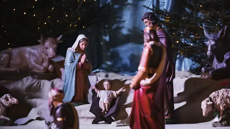 Cum a protestat o femeie din Ucraina la Vatican. S-a dezbrăcat la bustul gol și a vrut să fure figurina pruncului Iisus