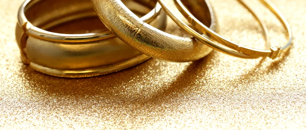 Cum să-ți cureți bijuteriile din aur ACASĂ. Cele mai bune metode pentru salvarea obiectelor prețioase