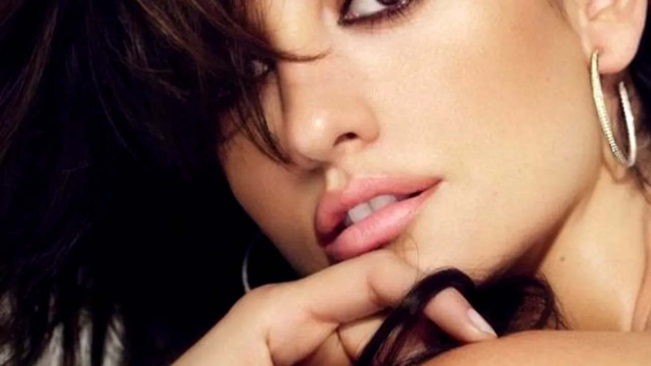 Penelope Cruz, așa cum nu ai mai văzut-o. VIDEO