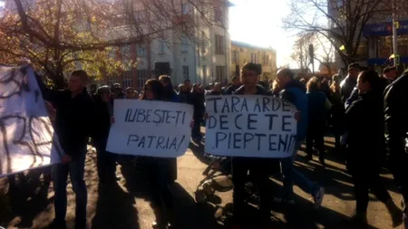 Aproximativ 50 de tineri, la un protest în centrul Ploieștiului: 