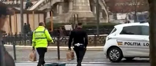 VIDEO | Doi polițiști locali din Cluj au parcat pe trotuar, cu girofarul aprins. Le era poftă de fast-food