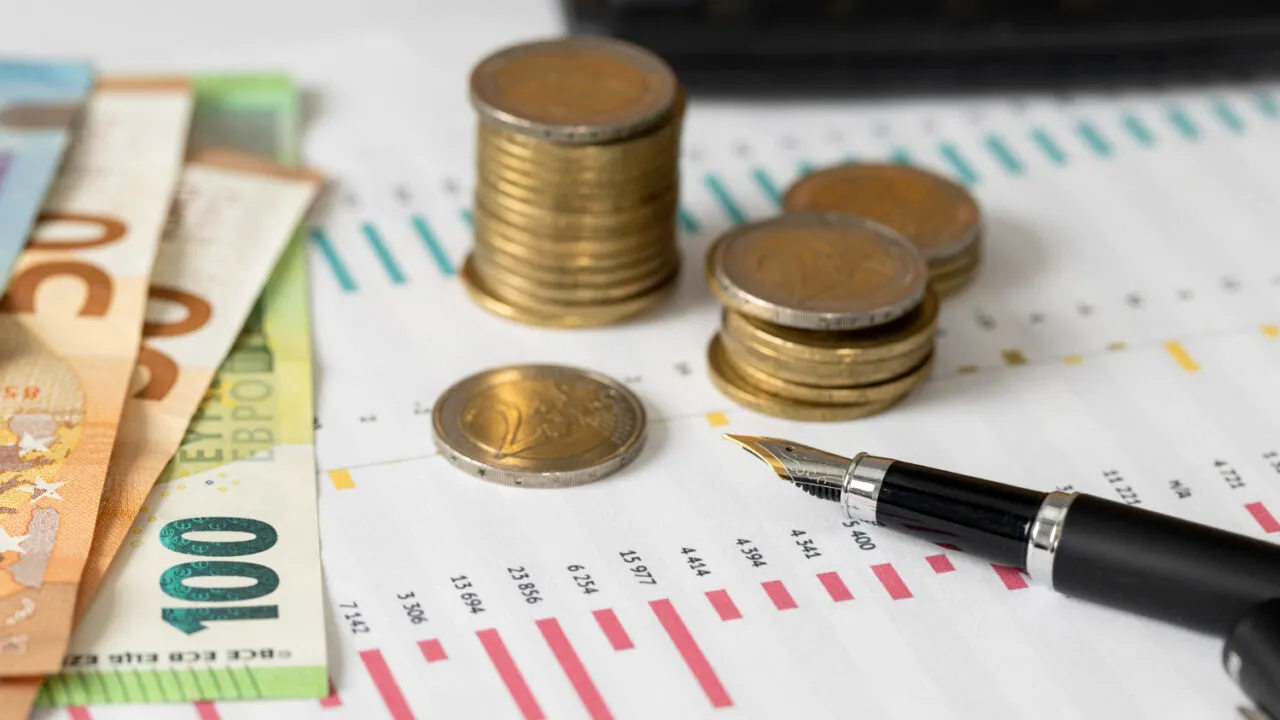 Inflația din zona euro urcă la 3,3%. Urmează creșterea dobânzilor în zilele următoare și credite mai scumpe pentru cei îndatorați