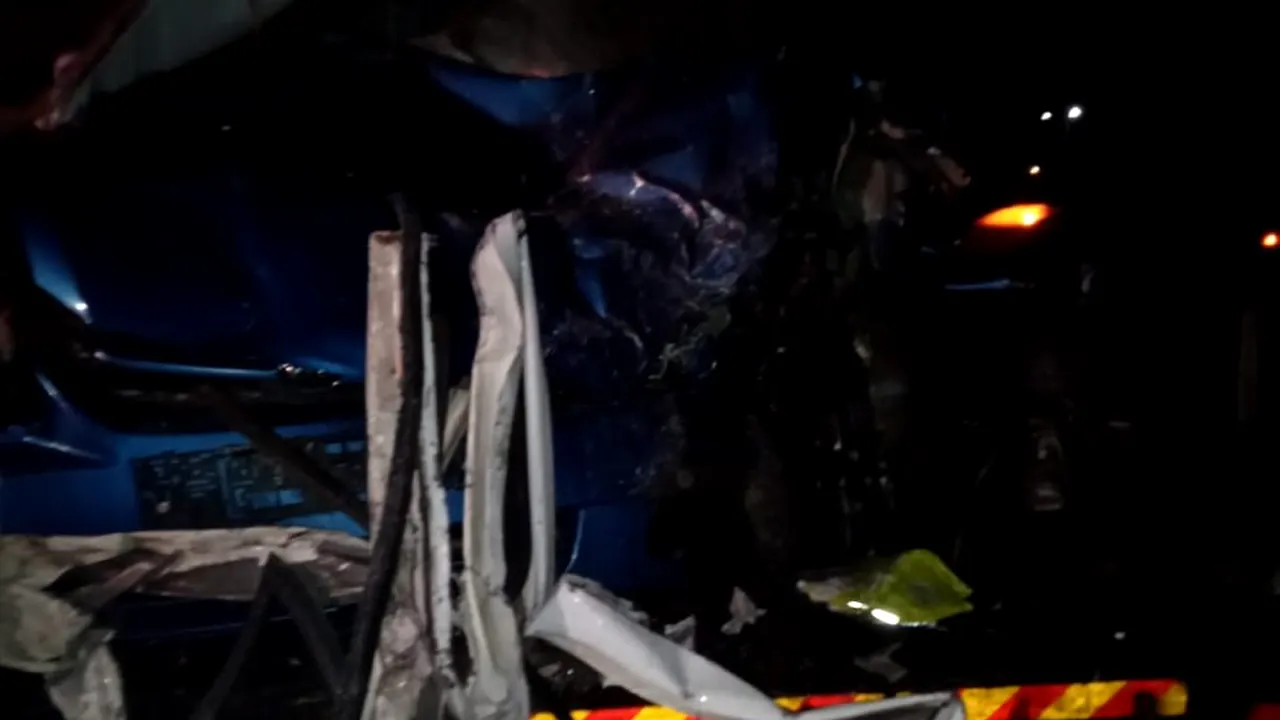 Impact violent între un autocar și o autoplatformă la Calafat, în Dolj. Un bărbat a murit, iar un altul a ajuns la spital