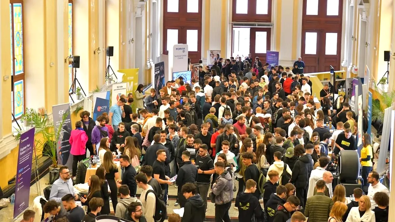 Ce salariu are un IT-ist la Craiova. Companiile din sfera digitală îi ofertează pe tineri direct de pe băncile facultăților