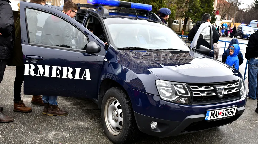 Caz șocant în Galați: Jandarmii au tras focuri de armă trase după ce un bărbat i-a atacat cu un topor