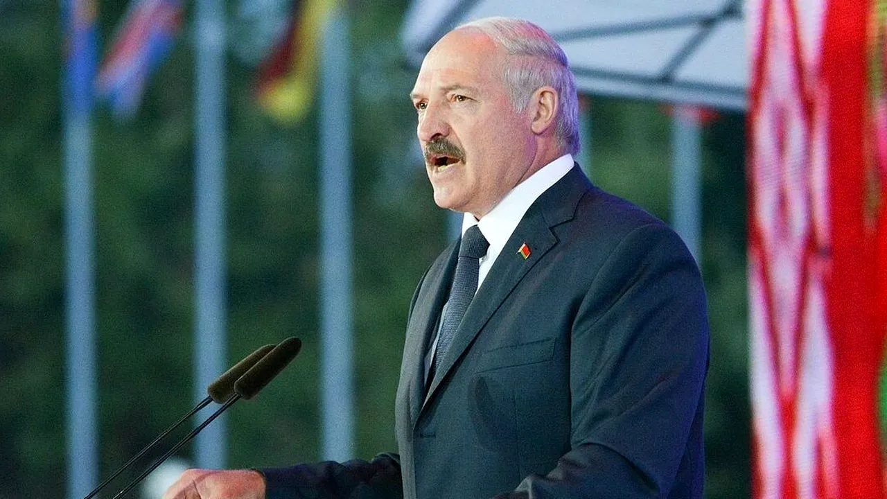 Lukașenko a mobilizat o treime din armată! Aliatul lui PUTIN acuză Ucraina că a plasat 120.000 de soldați pe granița cu Belarus