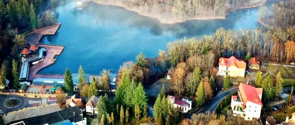 Lacul de basm din România. Este UNIC în Europa, dar puțini turiști de la noi știu de existența lui