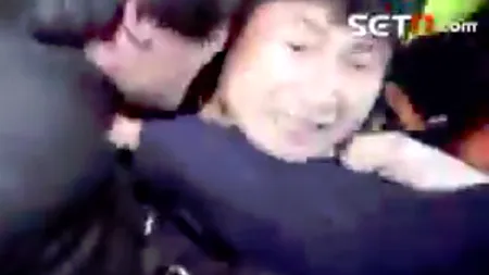Sute de oameni vor să linșeze un bărbat care a decapitat o fetiță de patru ani în Taiwan