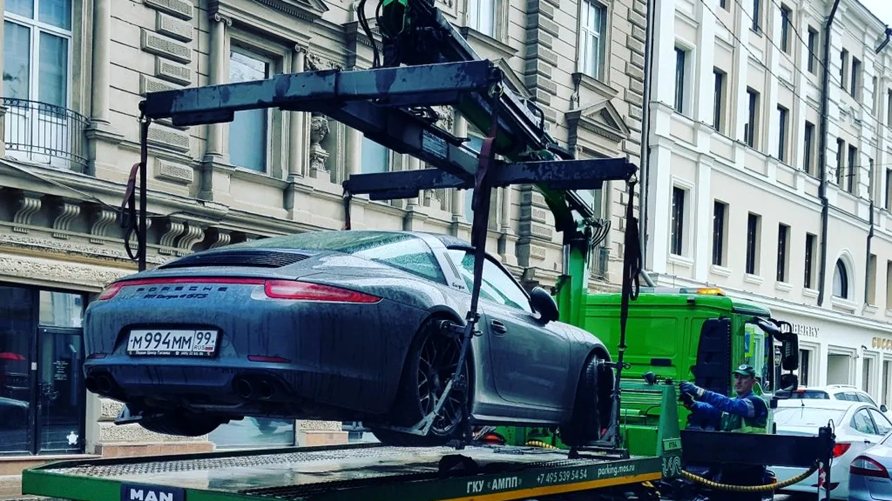 IMPAS. Cât ajunge să coste un kilometru de tractare, dacă ți se strică mașina pe drum