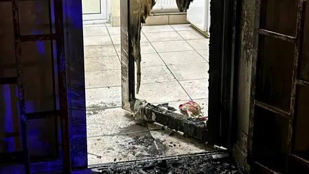 Un bărbat din Olt a INCENDIAT ușa Primăriei pentru că i-a fost refuzat dosarul de ajutor social