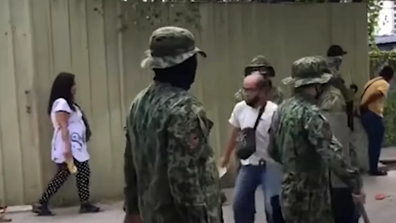 PANDEMIA de CORONAVIRUS | Țara în care poți fi împucat dacă nu respecți carantina: „Vă vom trimite în mormânt!” - VIDEO