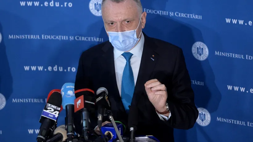 VIDEO | Cîmpeanu: Avem 7.300 de profesori infectați cu Covid. Acesta e și motivul pentru care unele școli sunt în online