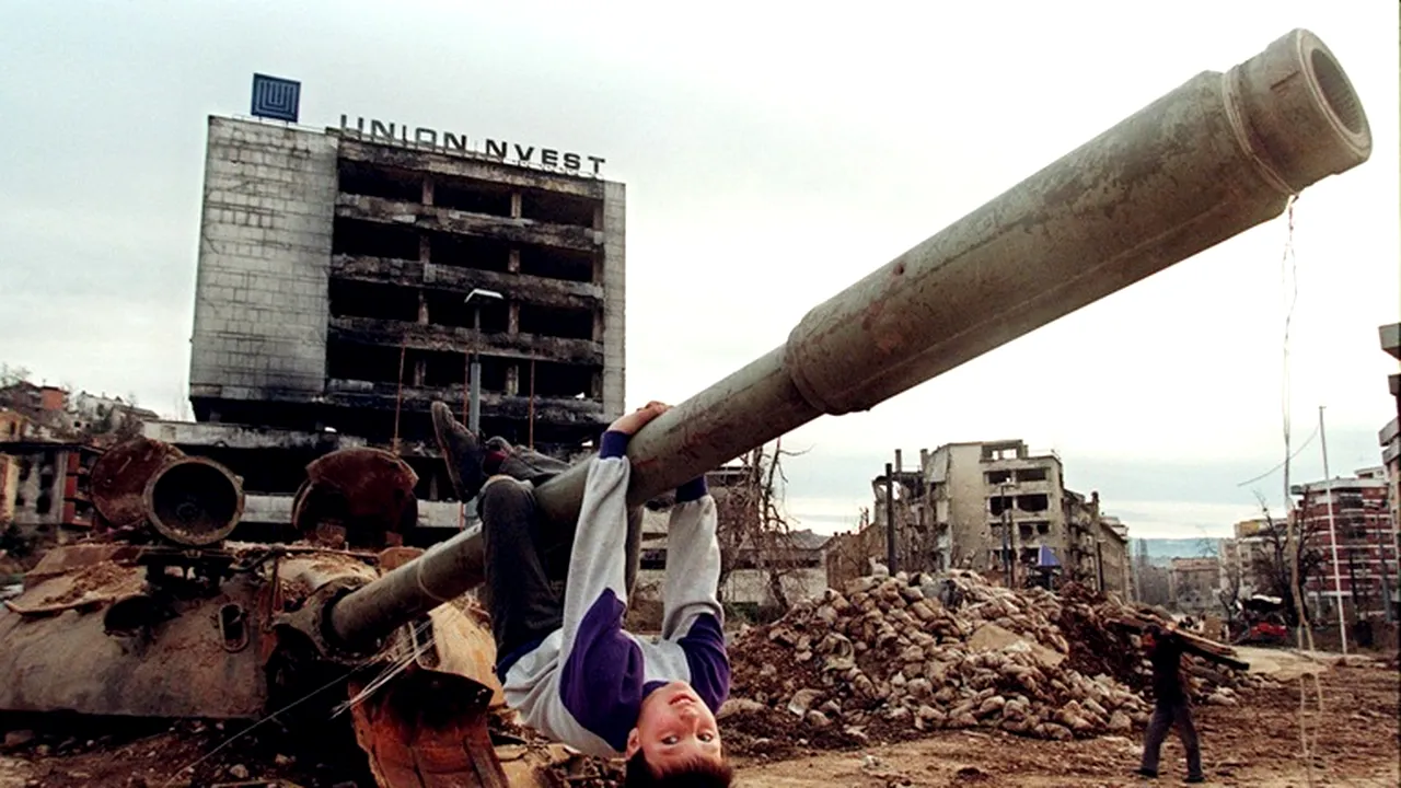 Cincisprezece sârbi din Bosnia, inculpați pentru uciderea a cel puțin 150 de civili musulmani în războiul din perioada 1992-1995