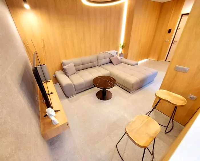 750 de euro chirie pentru acest apartament de doar 45mp, în Cluj Napoca. Living-ul e pe hol! Cum arată, de fapt / Sursa foto: Eden Imobiliare