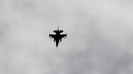 Avioane israeliene au bombardat poziții Hezbollah din LIBAN, ca ripostă la atacuri cu rachete