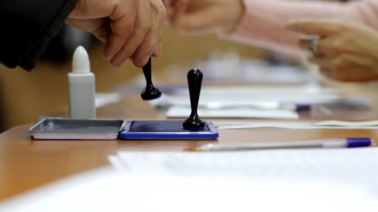 LIVE TEXT | Vot în țară la PREZIDENȚIALE. Prezența la urne a depășit 52% la ora 21.00. Cele mai multe voturi, în Ilfov
