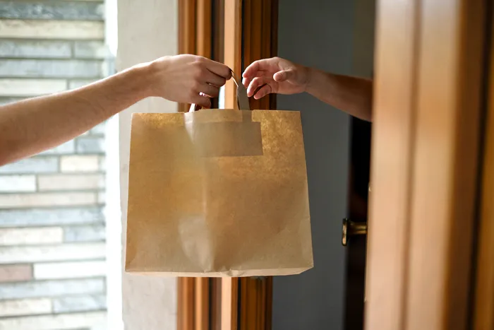 Cât câștigă săptămânal un pakistanez ca livrator de mâncare în Constanța. „Nu mă plâng”