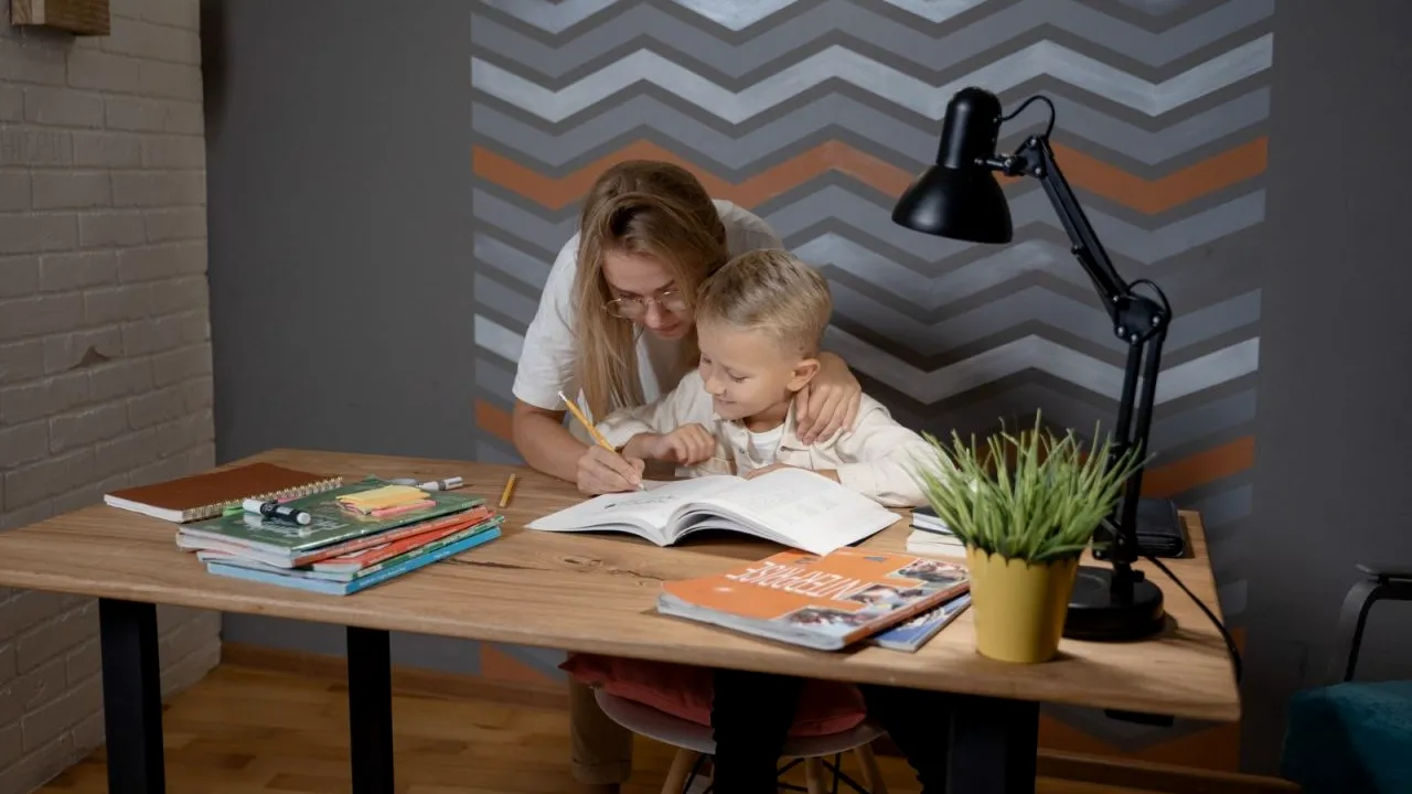 4 motive pentru care trebuie să adaugi limba engleză în educația copilului tău