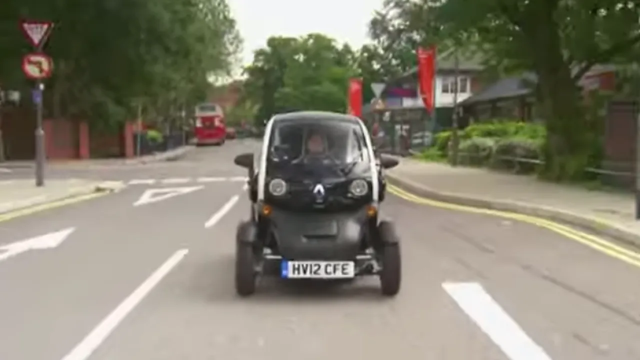 Mașina electrică Renault Twizy, disponibilă în România. Cât costă